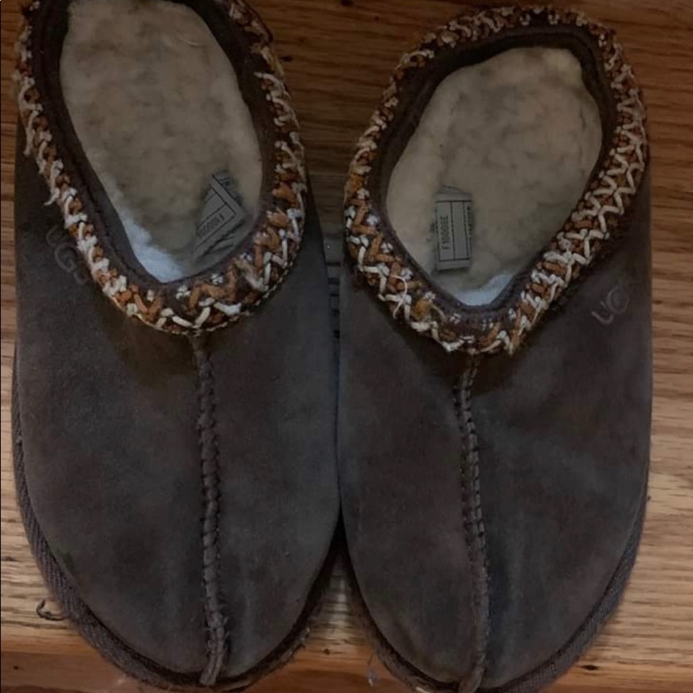 Kid’s UGGs slippers